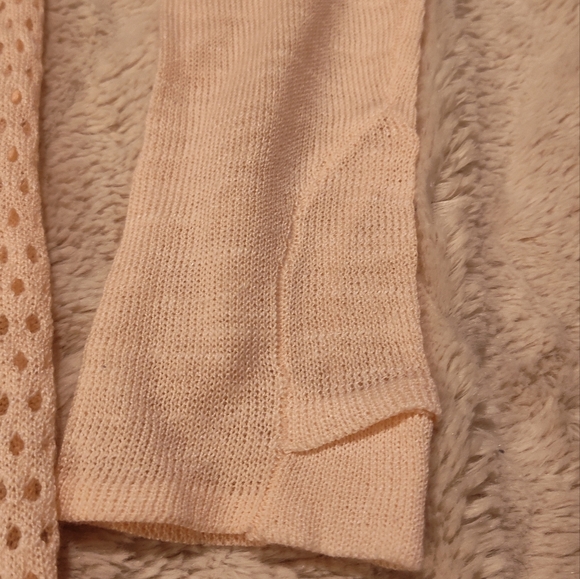 Like-New Lululemon Athletic Lightweight Sweater (NO SIZE TAG, SEE MEASUREMENTS) - Picture 8 of 16